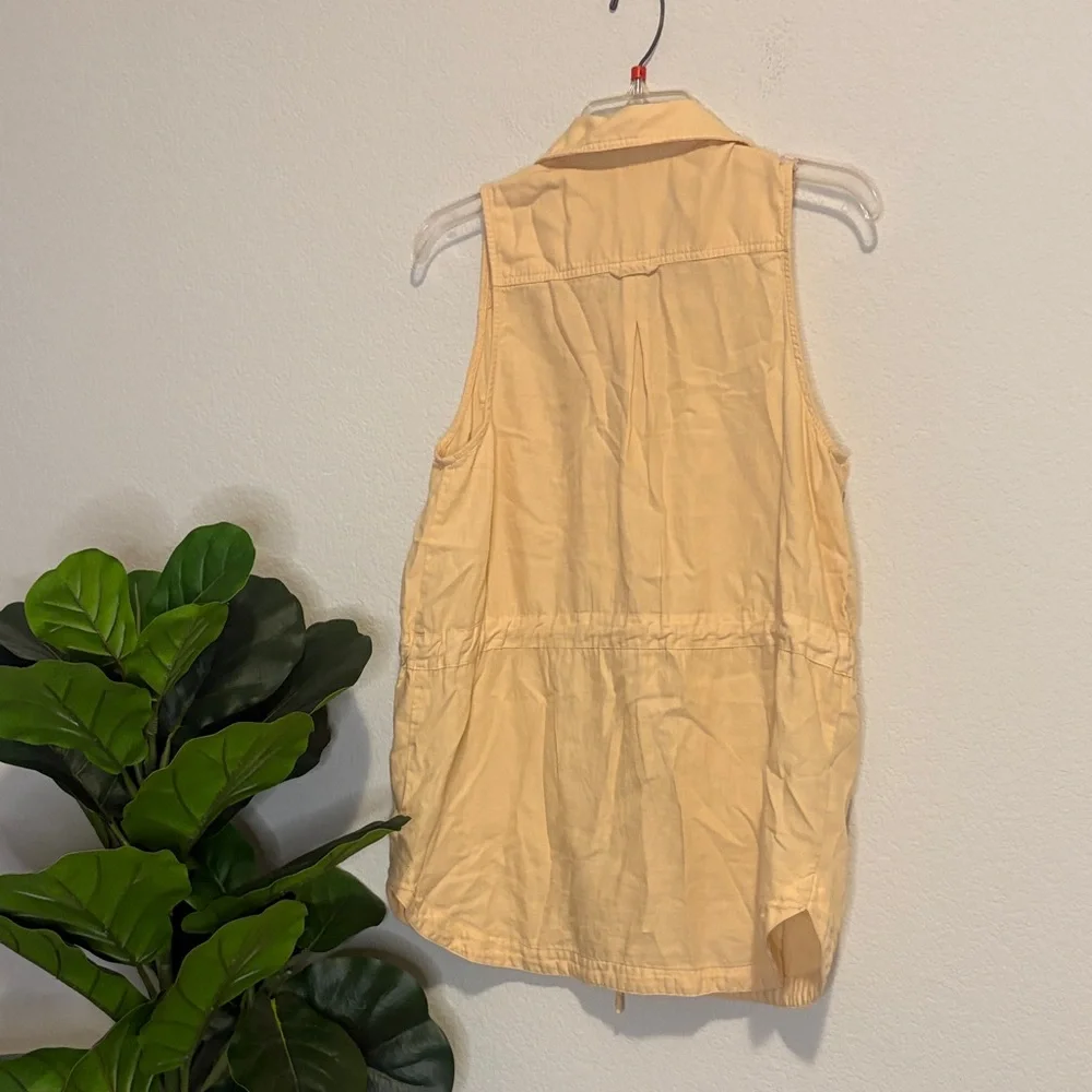 Free People Lightweight Sleeveless Utility Vest in light yellow XS - Picture 5 of 6